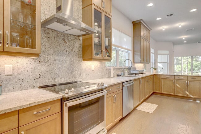 property at 11401 Pointe Midtown Dr