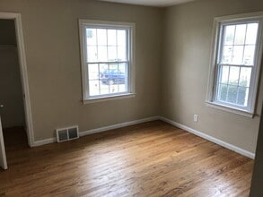 18308 Edinboro Ave in Maple Heights, OH - Building Photo - Building Photo