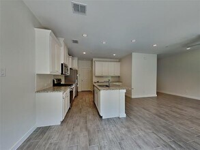2716 Majesty Dr in Little Elm, TX - Foto de edificio - Building Photo