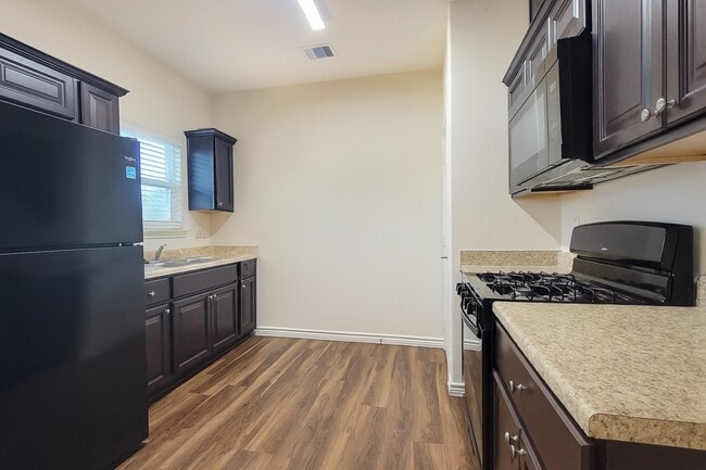 649 W 18th St in Port Arthur, TX - Building Photo - Building Photo