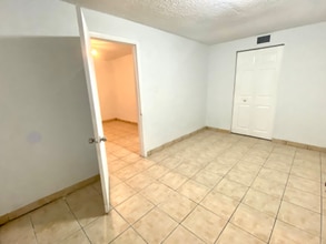 4307 SW 9th St in Miami, FL - Building Photo - Building Photo