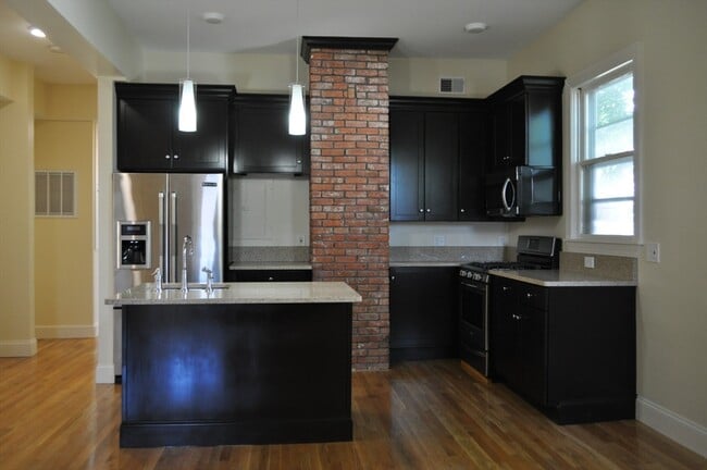 34 Juniper St in Boston, MA - Building Photo - Building Photo