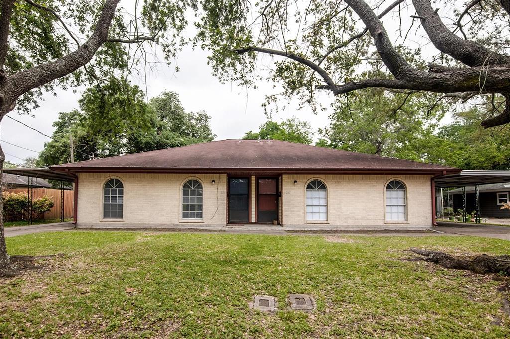 124 Eleventh St in Deer Park, TX - Building Photo