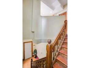 2556 Dupont Ave S in Minneapolis, MN - Building Photo - Building Photo