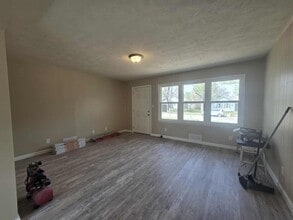 319 W Elm St in Junction City, KS - Building Photo - Building Photo