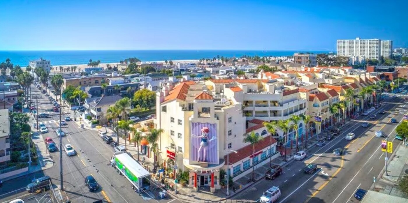 255 Main St, Unit 102 in Venice, CA - Building Photo