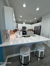 8518 Margaritaville Blvd in Panama City Beach, FL - Foto de edificio - Building Photo