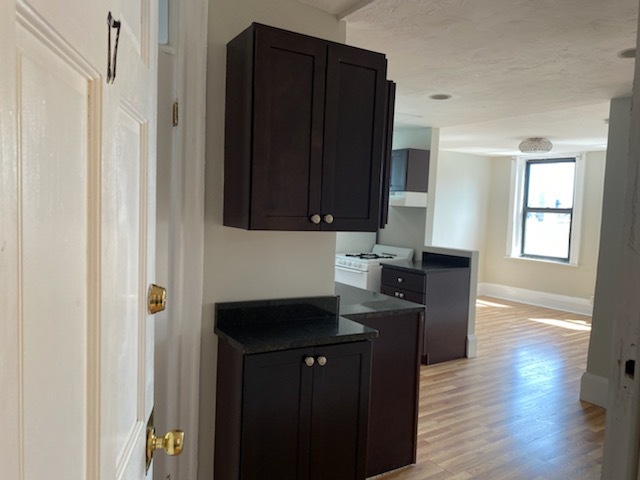 214 Hanover St, Unit 224-17 in Boston, MA - Building Photo - Building Photo