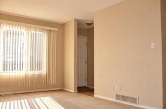 Willowbrook Townhomes in Dawson Creek, BC - Building Photo - Building Photo