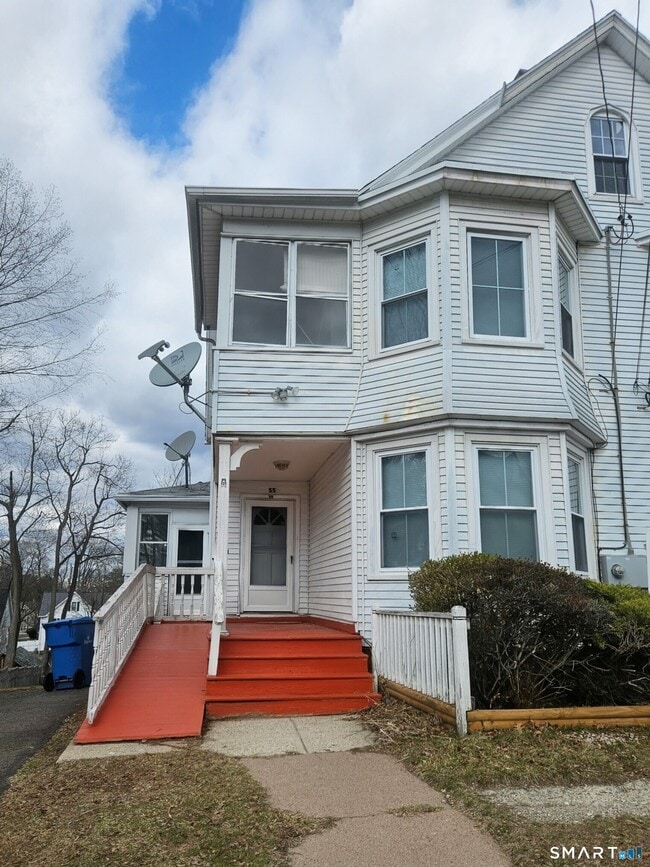 53-55 Laurel St in Manchester, CT - Foto de edificio - Building Photo