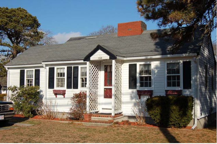 Kings Court Cottages in Dennisport, MA - Building Photo