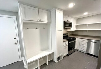 311 W Harrison St in Oak Park, IL - Building Photo - Building Photo