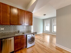 644 W Oakdale in Chicago, IL - Building Photo - Building Photo