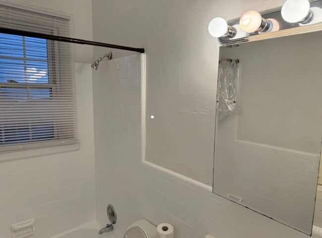 1303 Westover Ave, Unit #3 in Norfolk, VA - Building Photo - Building Photo