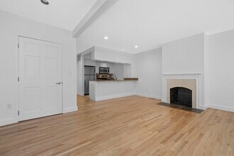 131 Warren Ave in Boston, MA - Building Photo - Building Photo