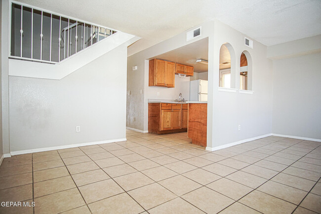 11024 Sunshine Ct in El Paso, TX - Building Photo - Building Photo