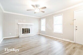 5507 Lawrence Orr Rd in Charlotte, NC - Foto de edificio - Building Photo