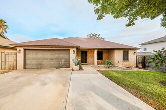 9001 Taiga Ct in Laredo, TX - Building Photo - Building Photo