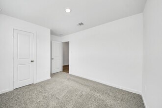 9035 Rose Water Trl in Iowa Colony, TX - Building Photo - Building Photo