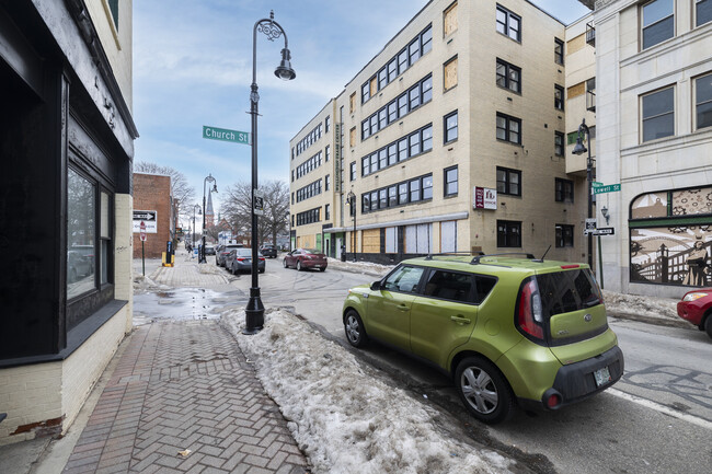 Trade Center Apartments in Manchester, NH - Building Photo - Building Photo