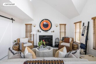 486 Toppings Path in Sagaponack, NY - Building Photo - Building Photo