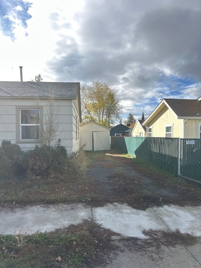 2314 Vine Ave in Klamath Falls, OR - Building Photo - Building Photo