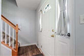 3183 Elora Ln in Hamilton, OH - Building Photo - Building Photo