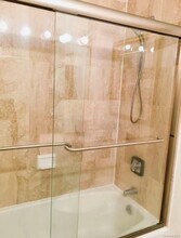 145 E 48th St in New York, NY - Building Photo - Building Photo