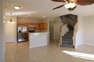 1077 Slate Crossing Ln in Henderson, NV - Building Photo - Building Photo