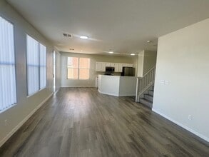 2401 Living Rock Ave in Las Vegas, NV - Building Photo - Building Photo