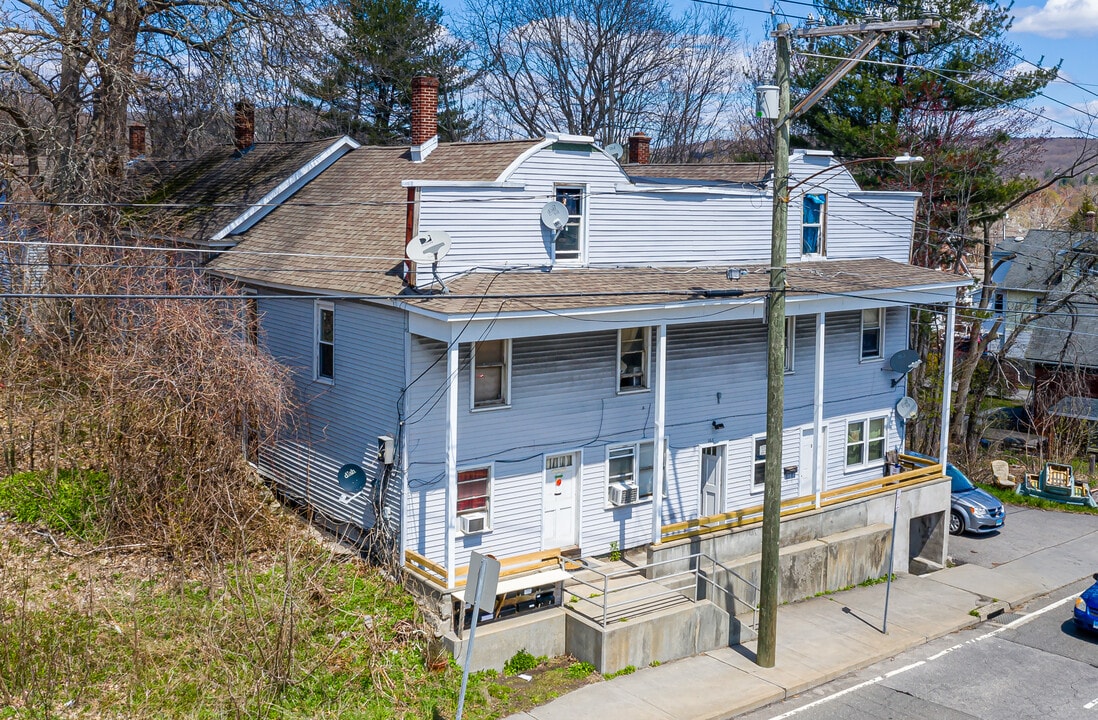 164-166 N Elm St in Torrington, CT - Building Photo