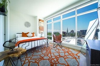 50 Clinton Pl in New Rochelle, NY - Building Photo - Building Photo