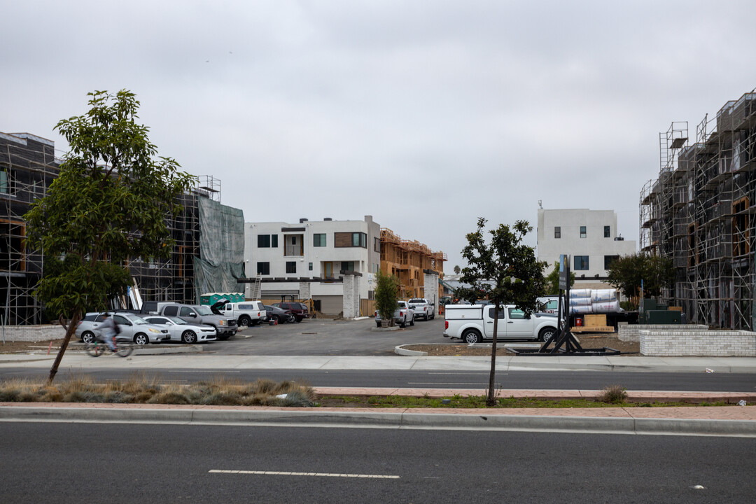 Rosecrans Place in Gardena, CA - Building Photo