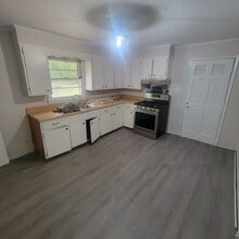 418 Pervie Bolick St in Eden, NC - Foto de edificio - Building Photo