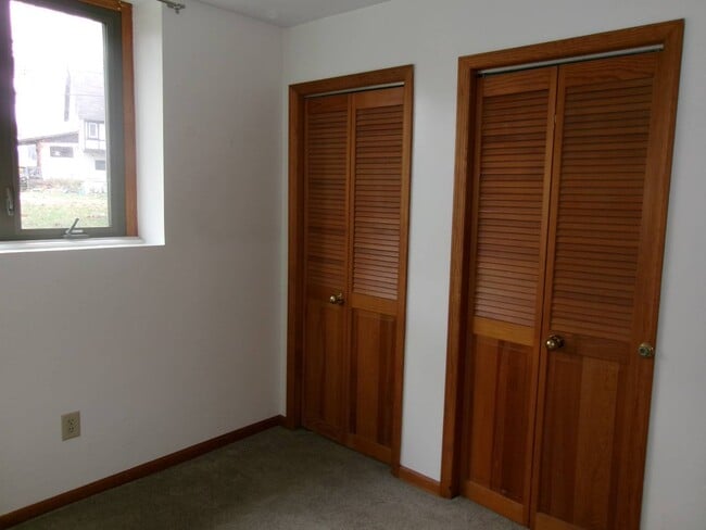 property at 222 S Ten Broeck St