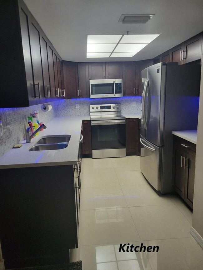 property at 1400 Crestwood Ct S