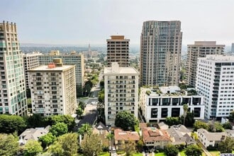 10751 Wilshire Blvd, Unit 805 in Los Angeles, CA - Foto de edificio - Building Photo