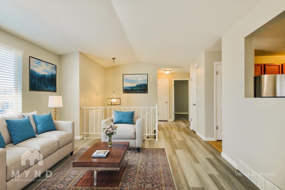 5843 Azure Meadow Dr in Salt Lake City, UT - Building Photo