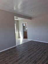 1421 W 84th Pl, Unit 1421 half in Los Angeles, CA - Building Photo - Building Photo