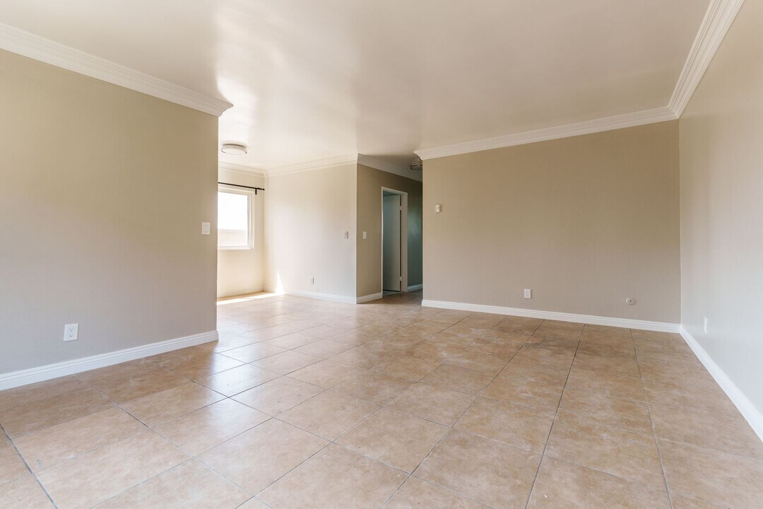 1349 Grove Ave in Imperial Beach, CA - Building Photo