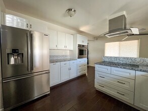 6598 La Buena Tierra Ave in Twentynine Palms, CA - Building Photo - Building Photo