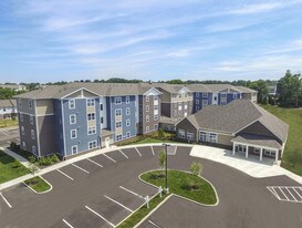Brookside Residences Senior Apartamentos