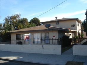 687 W 17th St in San Bernardino, CA - Building Photo - Building Photo