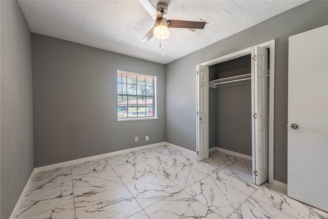 property at 2511 Meadow Ln