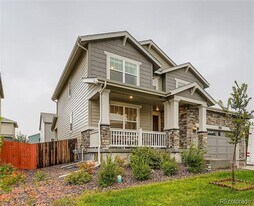 1060 S De Gaulle Ct in Aurora, CO - Building Photo