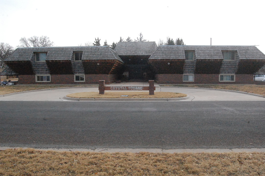 Crystal Square Apartments in South Hutchinson, KS - Building Photo