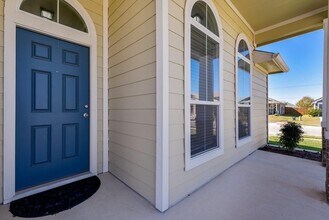 100 Sulphur River Lp in Hutto, TX - Building Photo - Building Photo