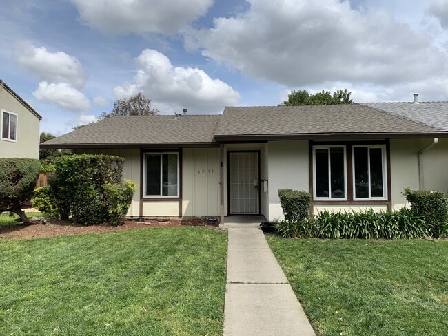 property at 6904 Sumter Quay Cir