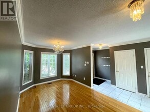 2136 Golden Orchard Trail in Oakville, ON - Building Photo - Building Photo