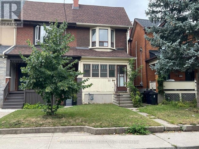 property at 10 Hibernia Ave
